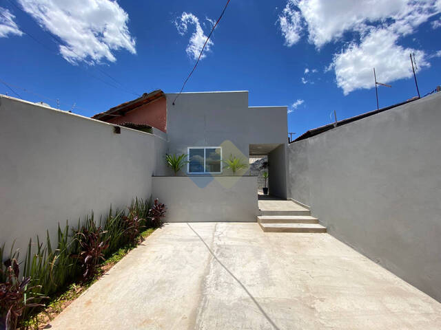 #GE304 - Casa para Venda em Botucatu - SP - 2
