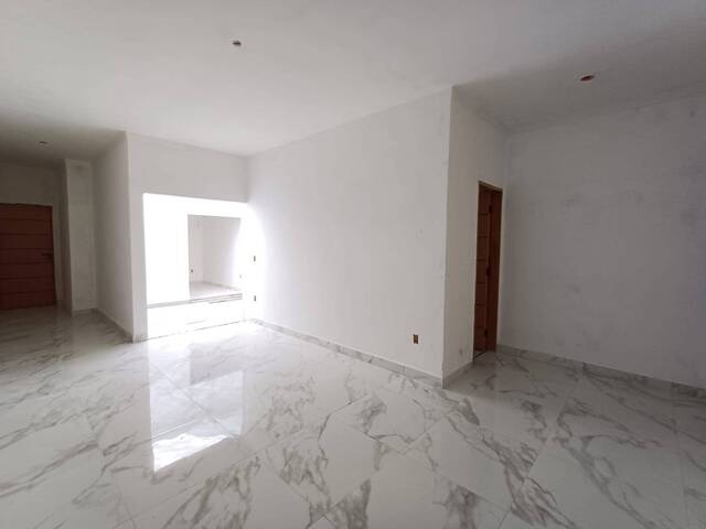 #PG335 - Casa para Venda em Botucatu - SP - 1