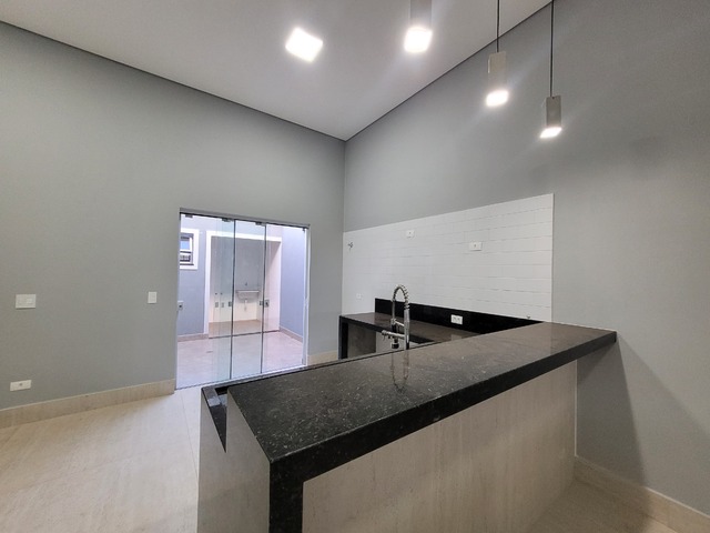 Casa para Venda em Botucatu - 3