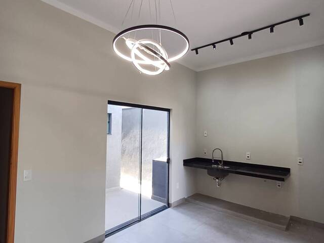 #P356 - Casa para Venda em Botucatu - SP - 2