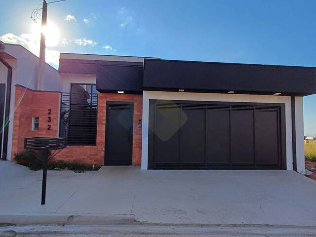 #PG357 - Casa para Venda em Botucatu - SP
