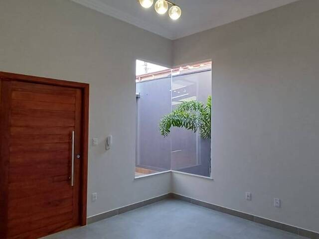 #P369 - Casa para Venda em Botucatu - SP - 1