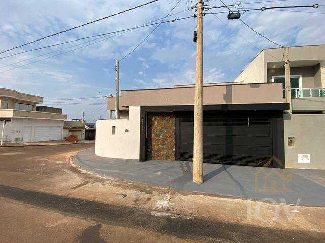 #PG-370 - Casa para Venda em Botucatu - SP - 1