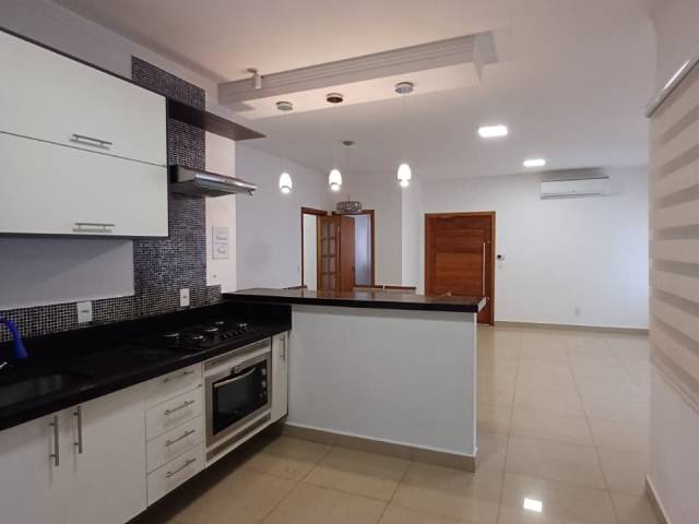 #PG375 - Casa para Venda em Botucatu - SP - 2