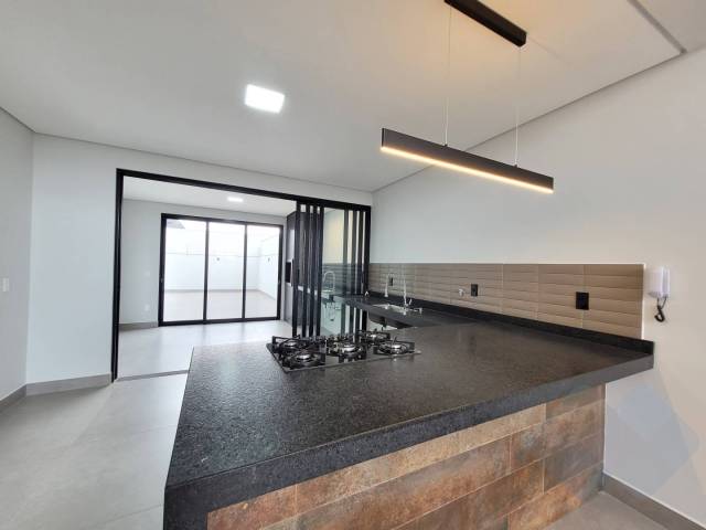 #CH383 - Casa para Venda em Botucatu - SP