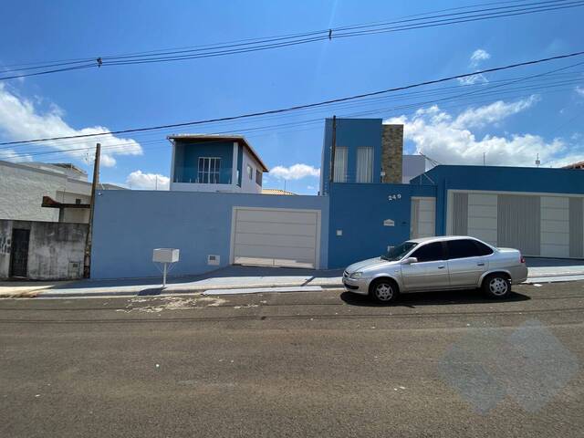 #GE39 - Casa para Venda em Botucatu - SP