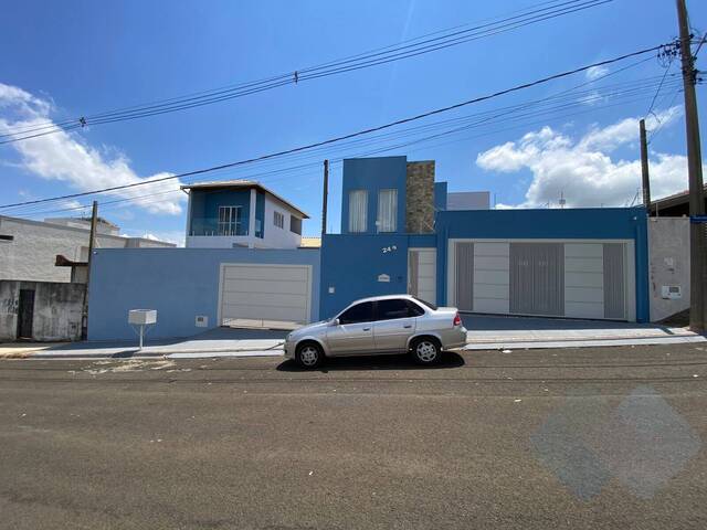 #GE39 - Casa para Venda em Botucatu - SP