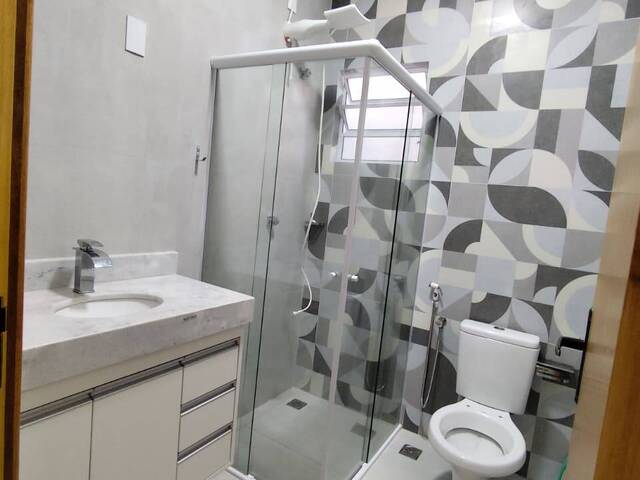 Casa para Venda em Botucatu - 3