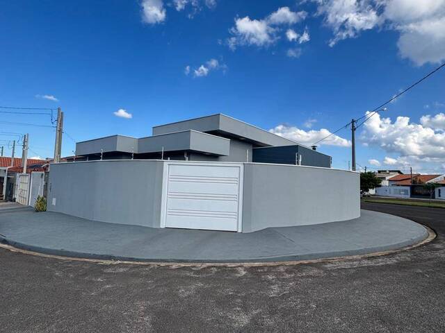 #PG408 - Casa para Venda em Botucatu - SP