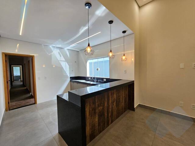 #PG410 - Casa para Venda em Botucatu - SP - 1