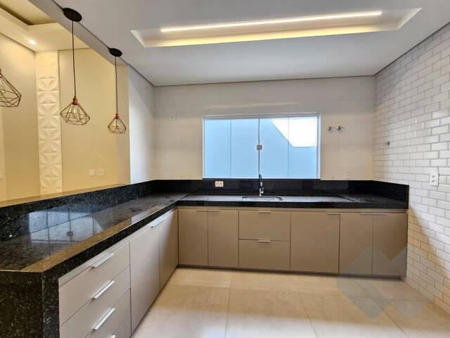 #PG411 - Casa para Venda em Botucatu - SP - 1