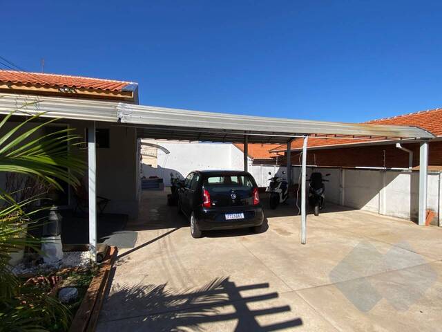 #GE413 - Casa para Venda em Botucatu - SP - 2