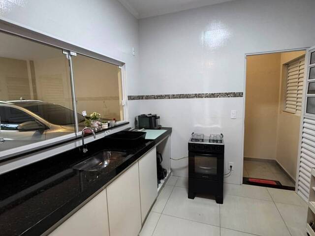 Casa para Venda em Botucatu - 2