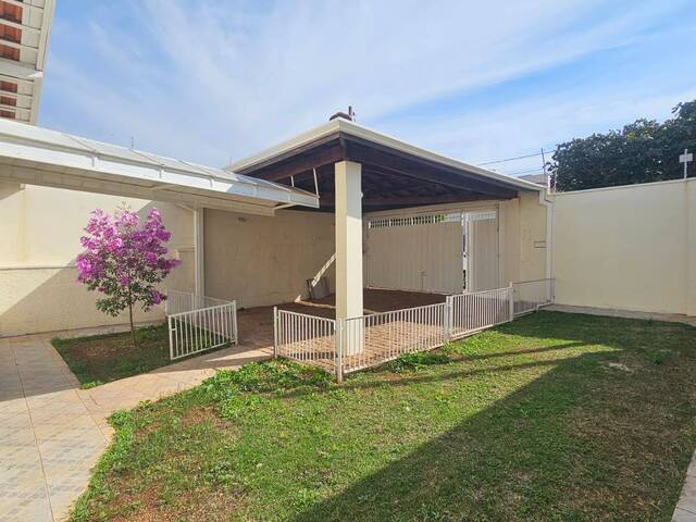 Casa para Venda em Botucatu - 2