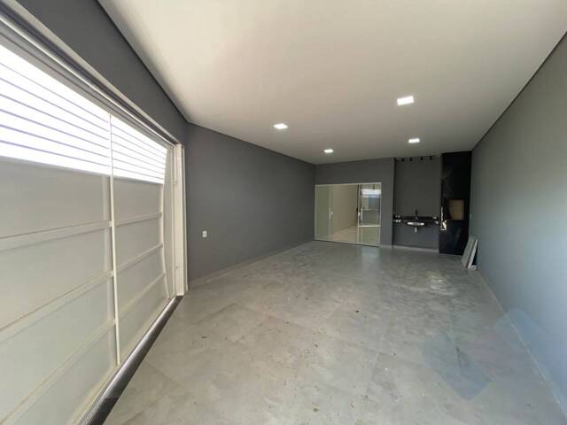 #PG421 - Casa para Venda em Botucatu - SP - 2