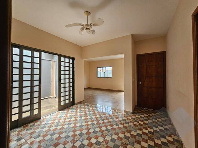 #PH424 - Casa para Venda em Botucatu - SP - 3